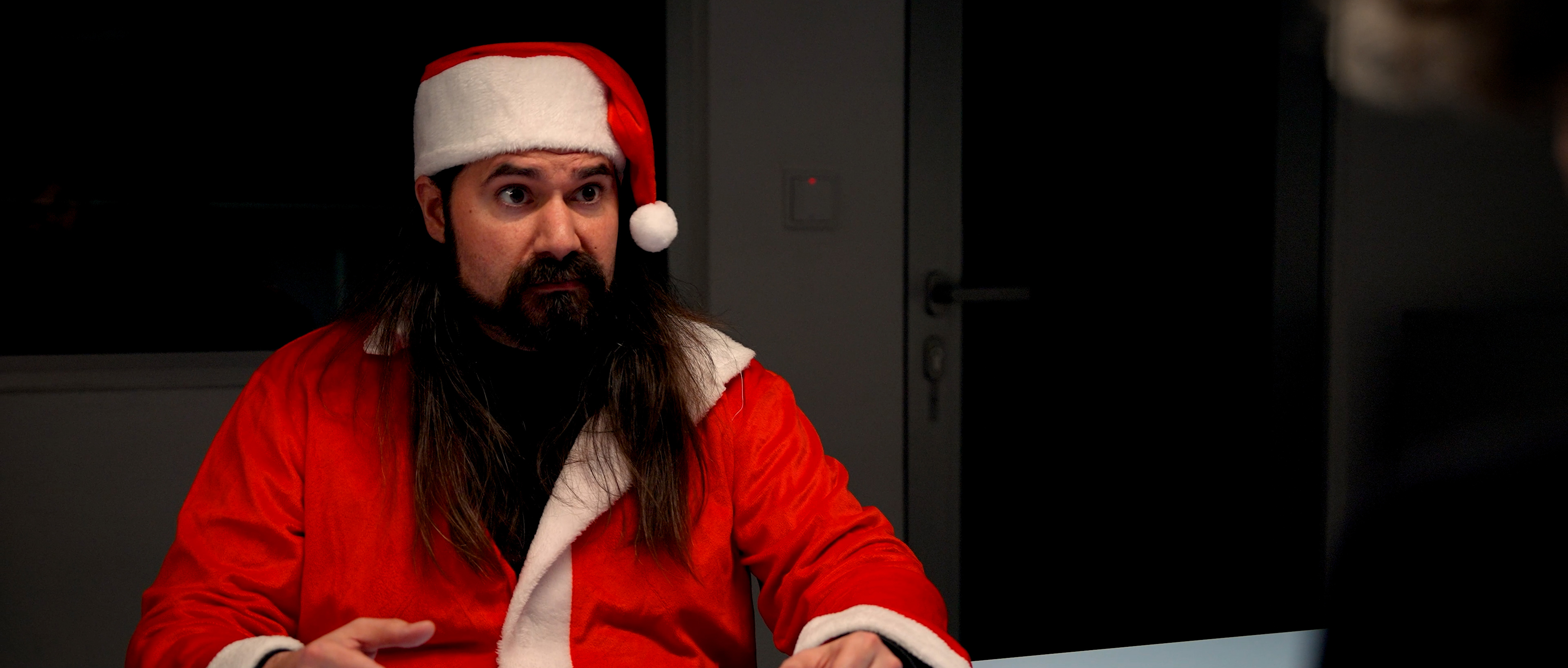 Pozabite na klasične božične filme: V kinematografih vas čaka 'Odštekani božič'