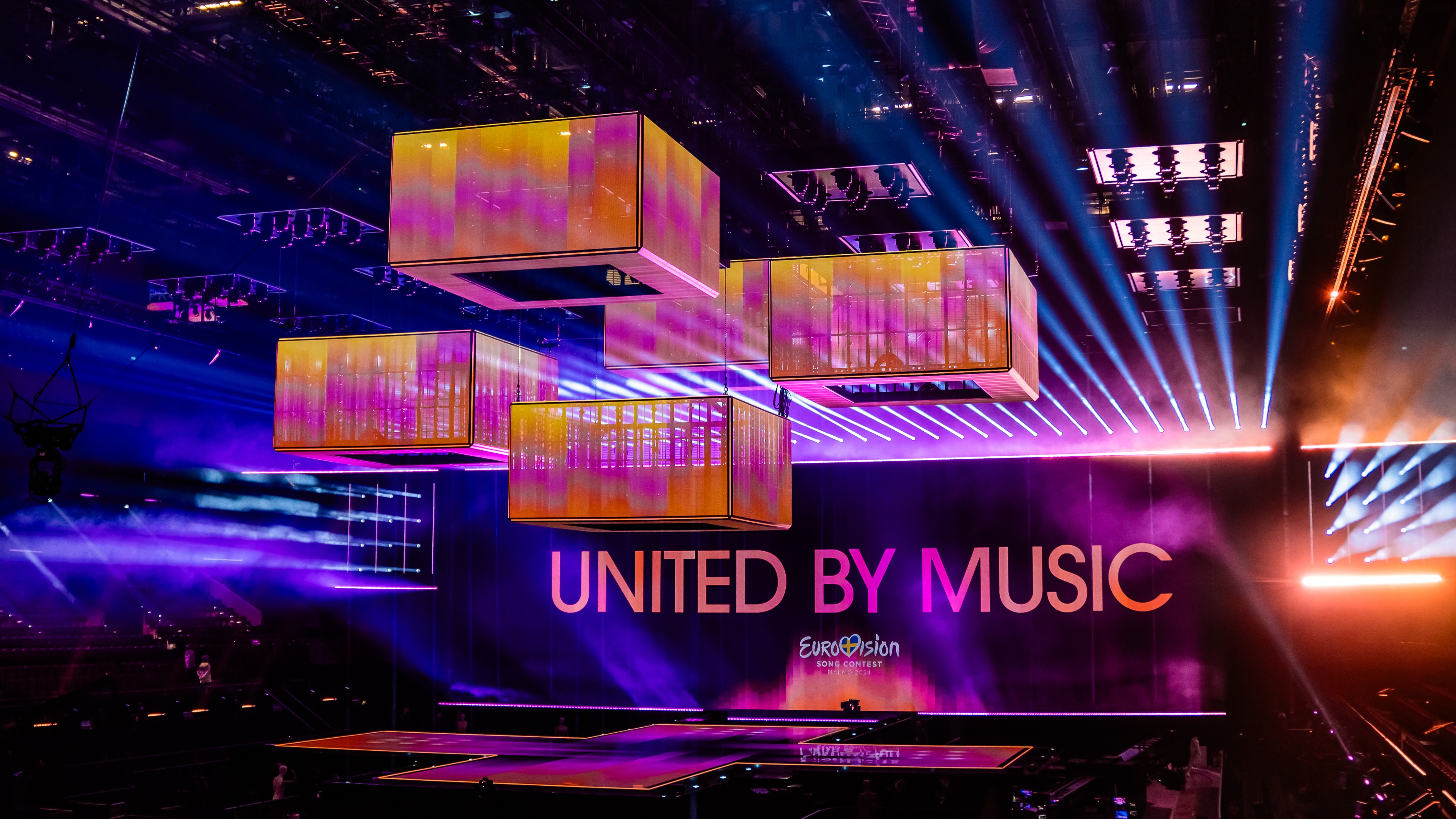 Konec tradicije: Slovenci prihodnje leto ne bodo mogli niti spremljati Evrovizije