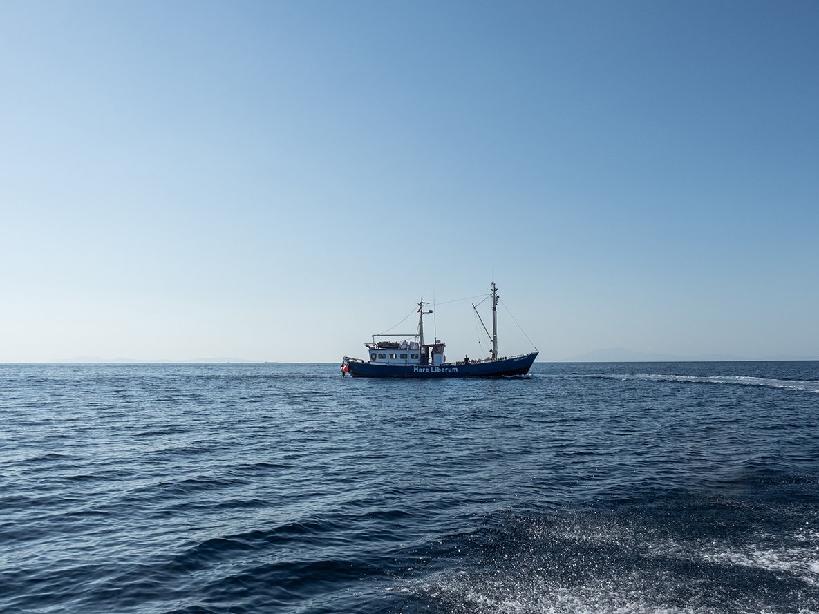 Šokantno razkritje: Grki naj bi migrante namerno metali iz ladij v morje