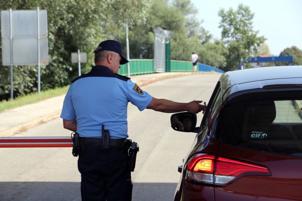 Nadzor na hrvaški meji se podaljšuje: Bomo zaradi tega v kolonah stali še dlje?
