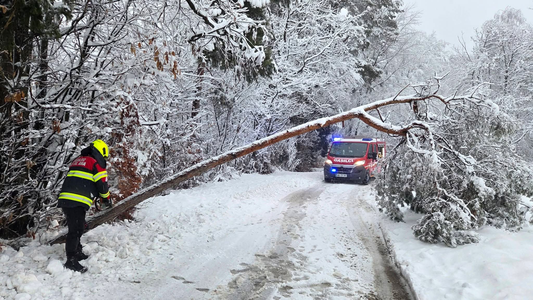 48 ur brez elektrike in vode: Občina Sveta Ana združena v najtežjem vikendu doslej