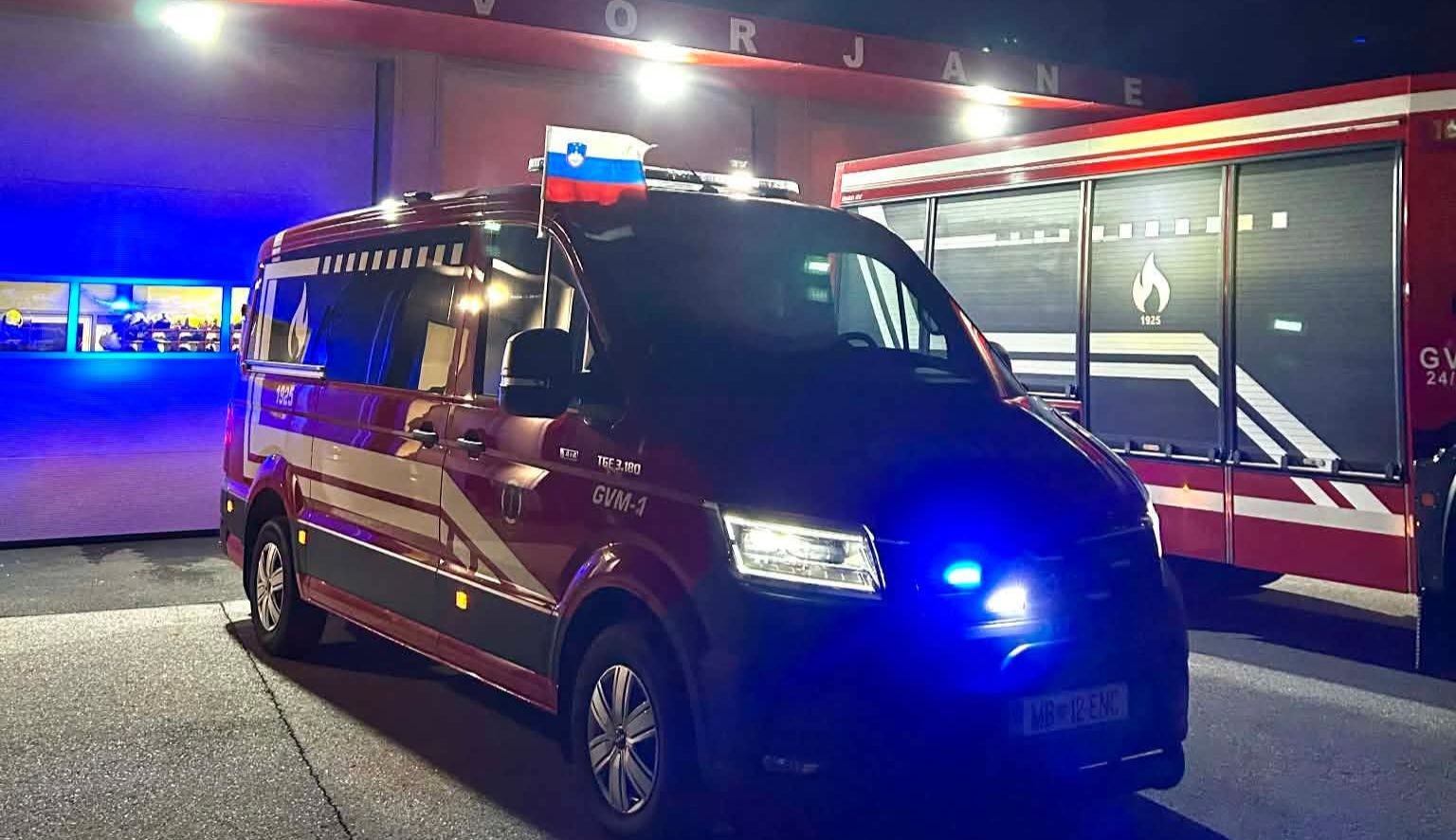 Dvorjanski gasilci poimenovali novo vozilo po zaslužnem članu