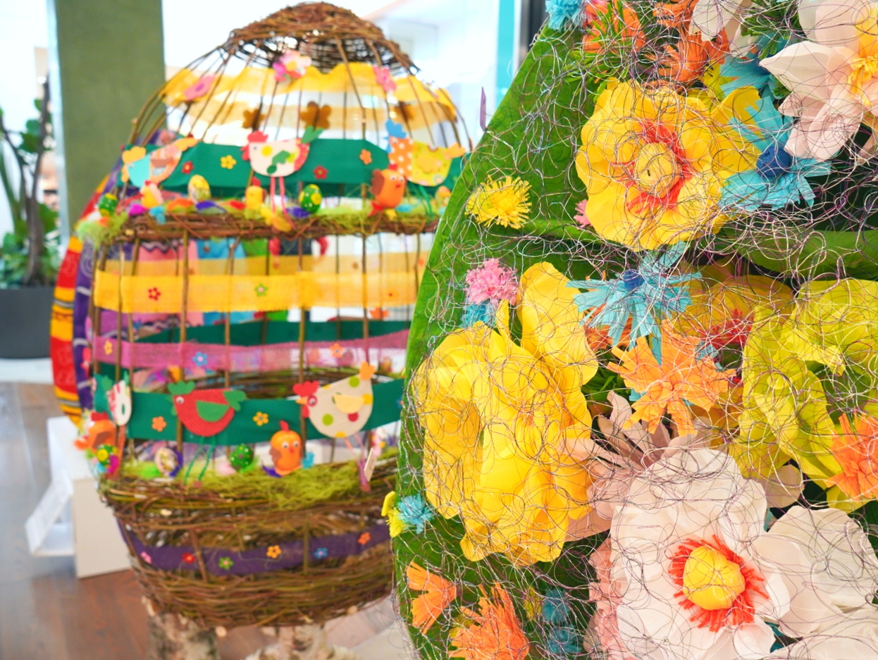 Ste jih že videli? V Europarku so razstavili kar 1,5 metra visoke pirhe