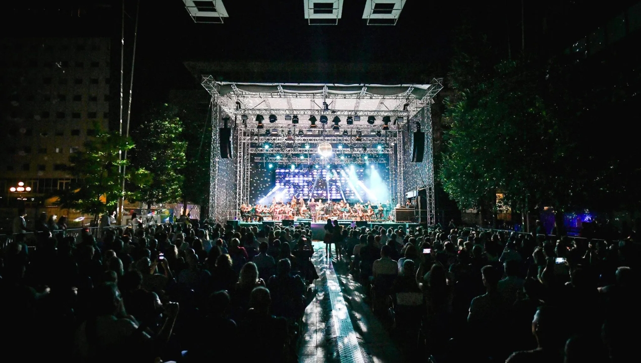 Danes gre zares: Festival Lent se vrača z razprodanim Glavnim odrom in pestrim prvim večerom