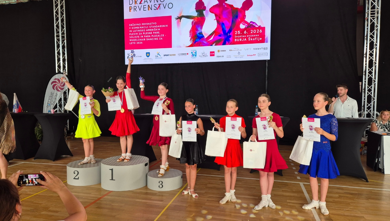 Plesalci Plesne šole Samba sezono sklenili z naslovom državnih prvakov in vrsto odličij