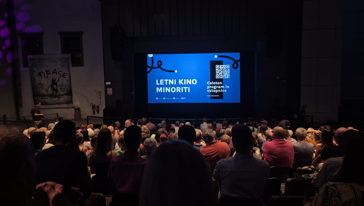 Za »prvo rundo« po beneških ravnicah: Kako je poln avditorij odprl jubilejni Letni kino Minoriti?