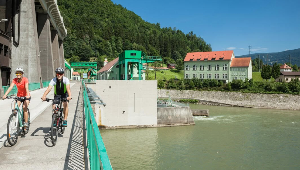 Kaj v energetiki pomeni odličnost? DEM jo meri tudi po tem, kaj ostane prihodnjim generacijam