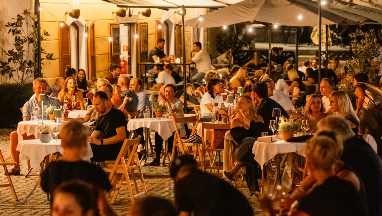Festival Najstarejše trte letos prihaja z večeri vinarjev, tržnico okusov, dogajanjem na Dravi ...