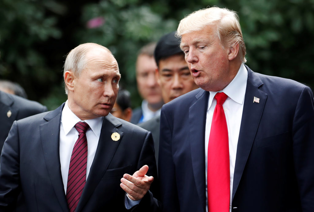 Srečanje med Trumpom in Putinom preloženo: Priprave na pogovore so propadle