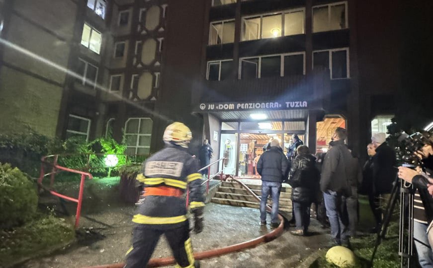 VIDEO: Grozljiv požar v domu za starejše, umrlo 10 stanovalcev