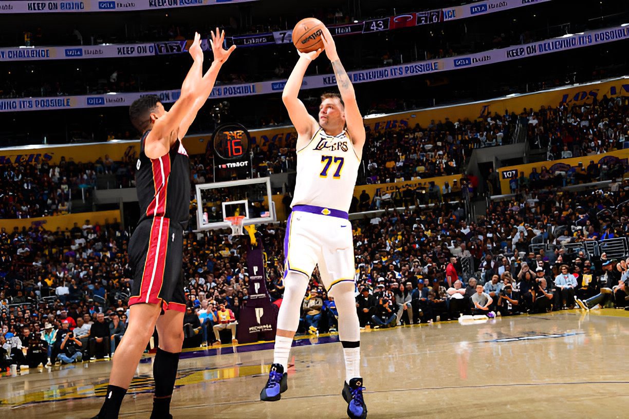 Dončić s trojnim dvojčkom popeljal jezernike do tretje zaporedne zmage