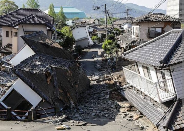 VIDEO: Število žrtev potresa na Japonskem naraslo na 30