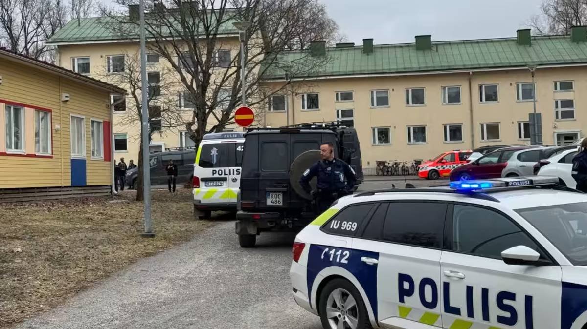 12-letnik na Finskem v razredu ustrelil več otrok, eden umrl