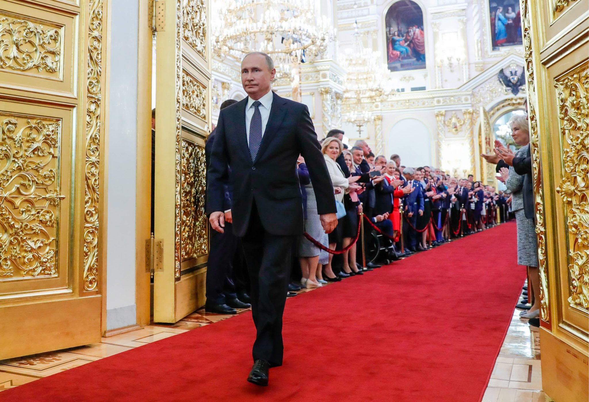 Putin prisegel za peti predsedniški mandat, večina članic EU se inavguracije ni udeležila