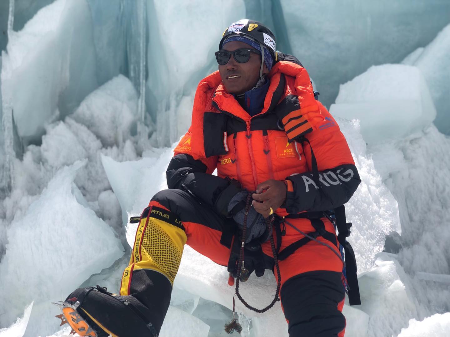 54-letni »Človek z Everesta« ponovno osvojil vrh najvišje gore sveta