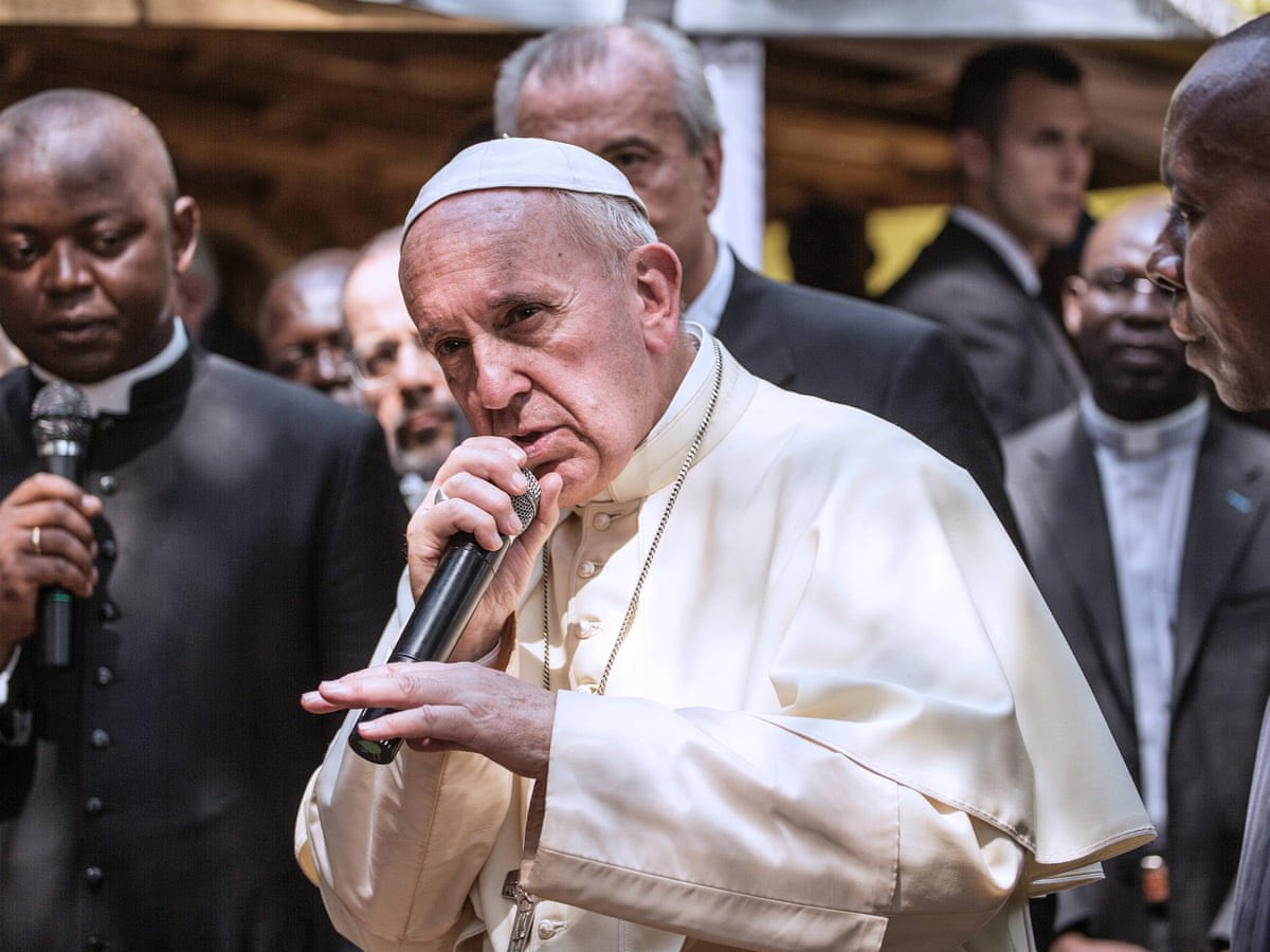 Papež Frančišek ponovno razburil s homofobno izjavo