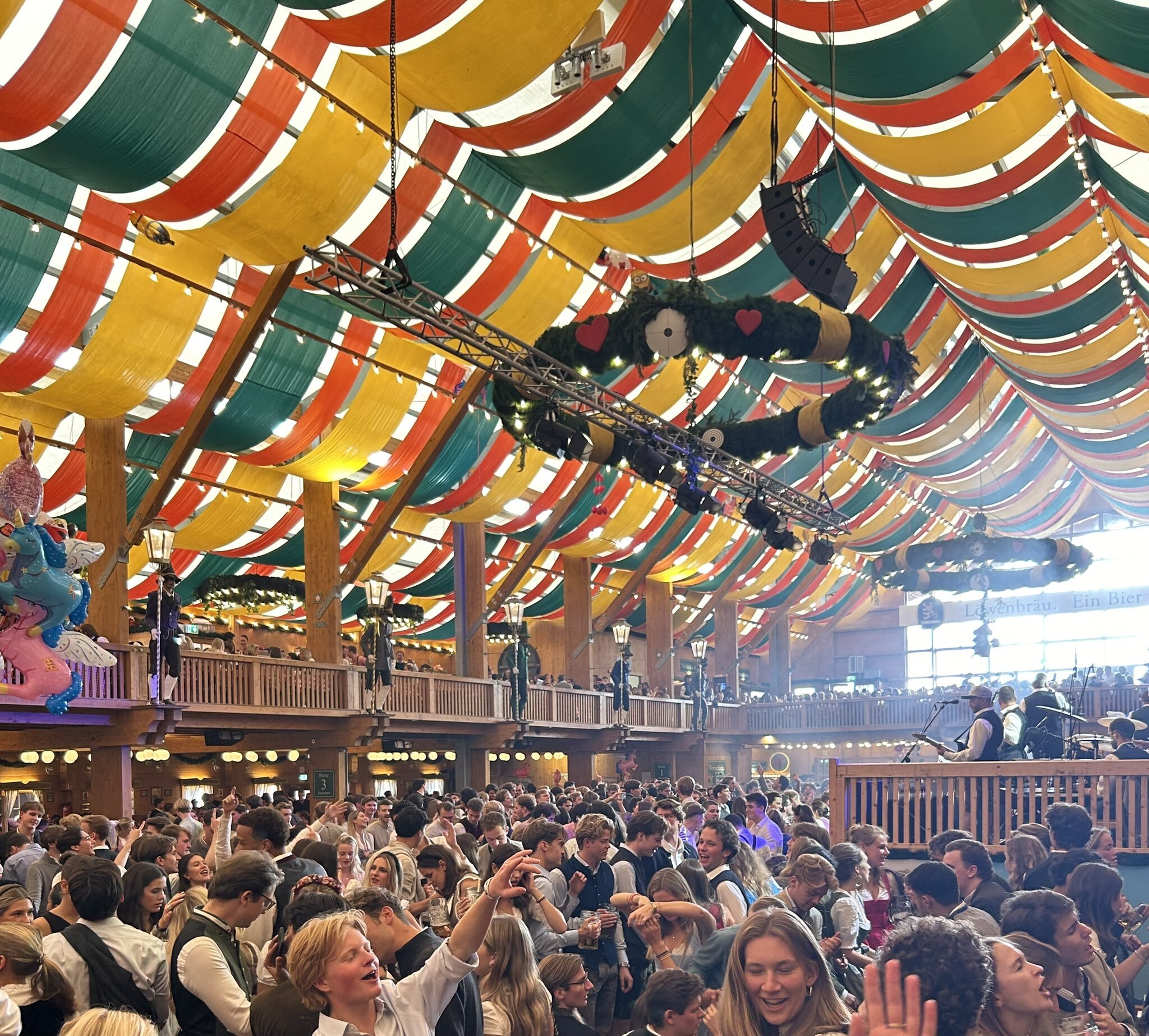 Letošnji Oktoberfest se končuje: Bistveno manj obiskovalcev, a rekordno visoke cene