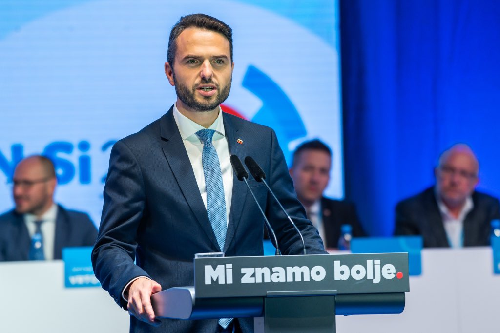 Brez presenečenj, Matej Tonin prepričljivo izvoljen za predsednika NSi