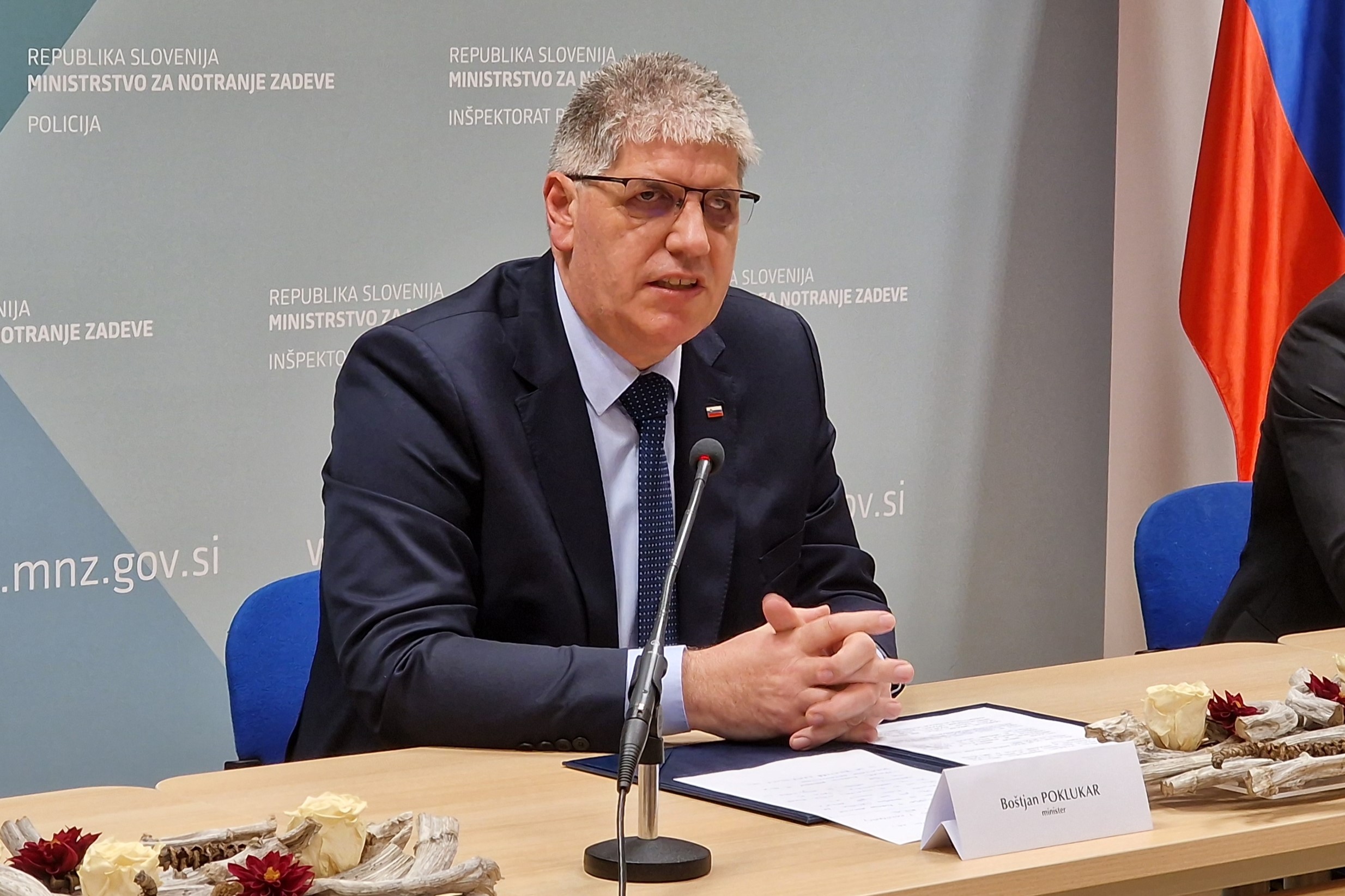 "Ne vemo več, kdo pije in kdo plača": Interpelacija Poklukarja in poziv Golobu, naj se vrne v realnost