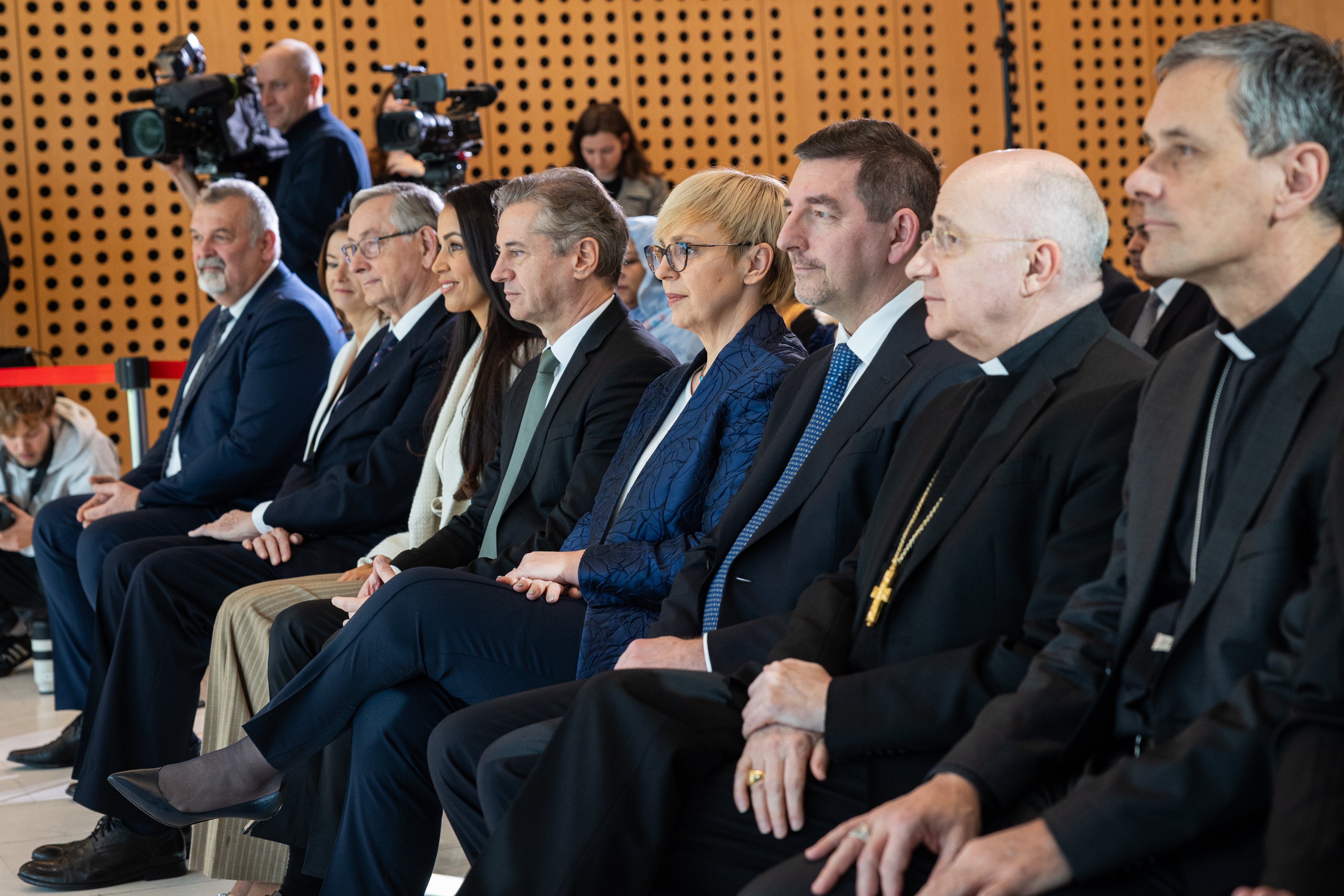 Soprog predsednice Pirc Musar razkril, da ima raka
