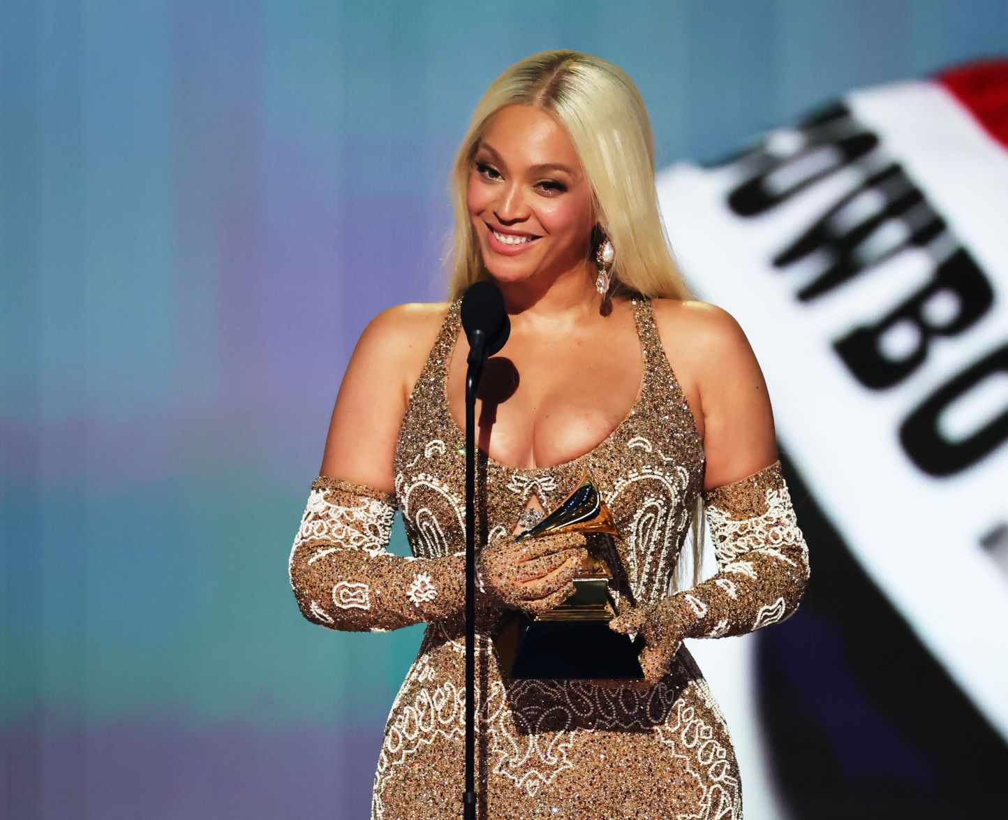 Beyonce z Grammyjem za album leta, Lamar slavil s petimi nagradami