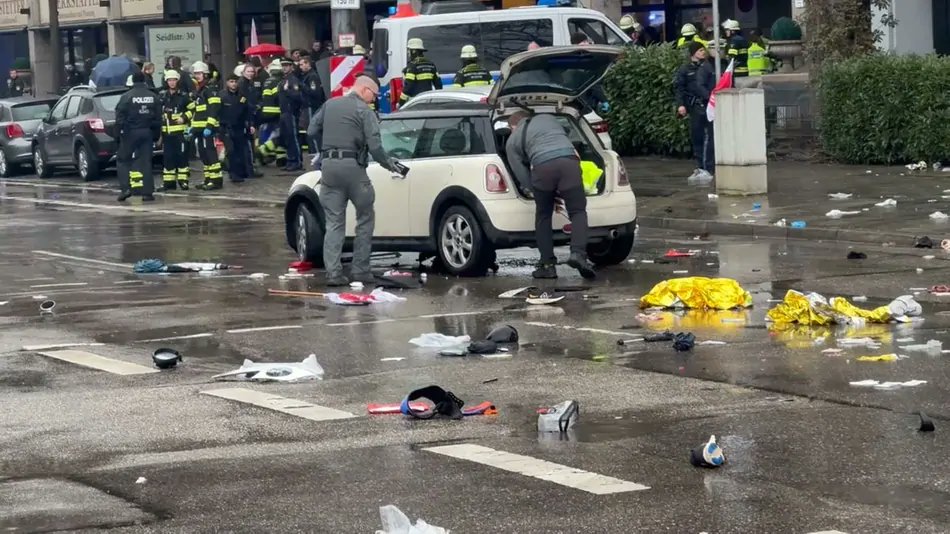 VIDEO: Avto v Münchnu zapeljal direktno v množico ljudi, na delu reševalci in policija