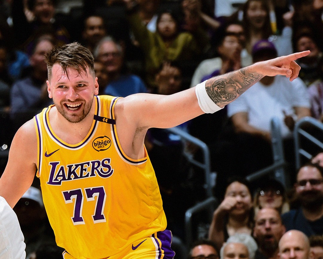 Luka Dončić z dvojnim dvojčkom do nove zmage Lakersov