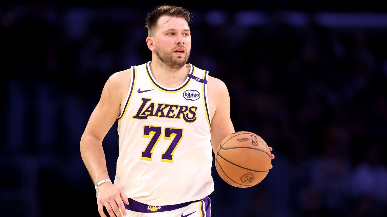 Dončić blestel s 34 točkami, a Lakersi doživeli hud poraz (Vrnil se je tudi Lebron James)