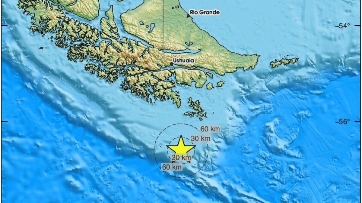 VIDEO: Po potresu magnitude 7,4 zaradi nevarnosti cunamija obsežna evakuacija