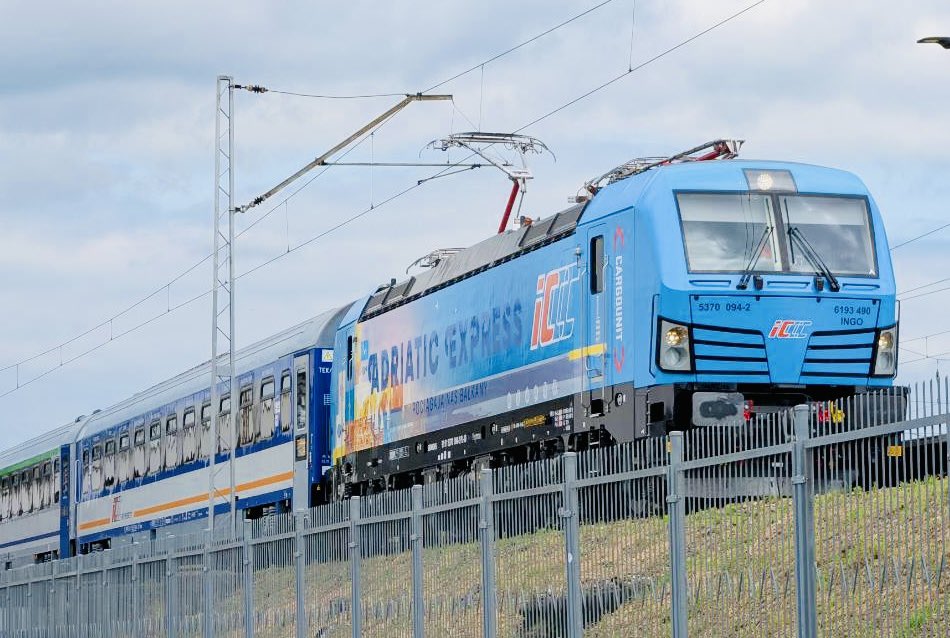 Iz Varšave proti Reki odpeljal prvi vlak Adriatic Express (Ustavil se bo tudi v Mariboru)