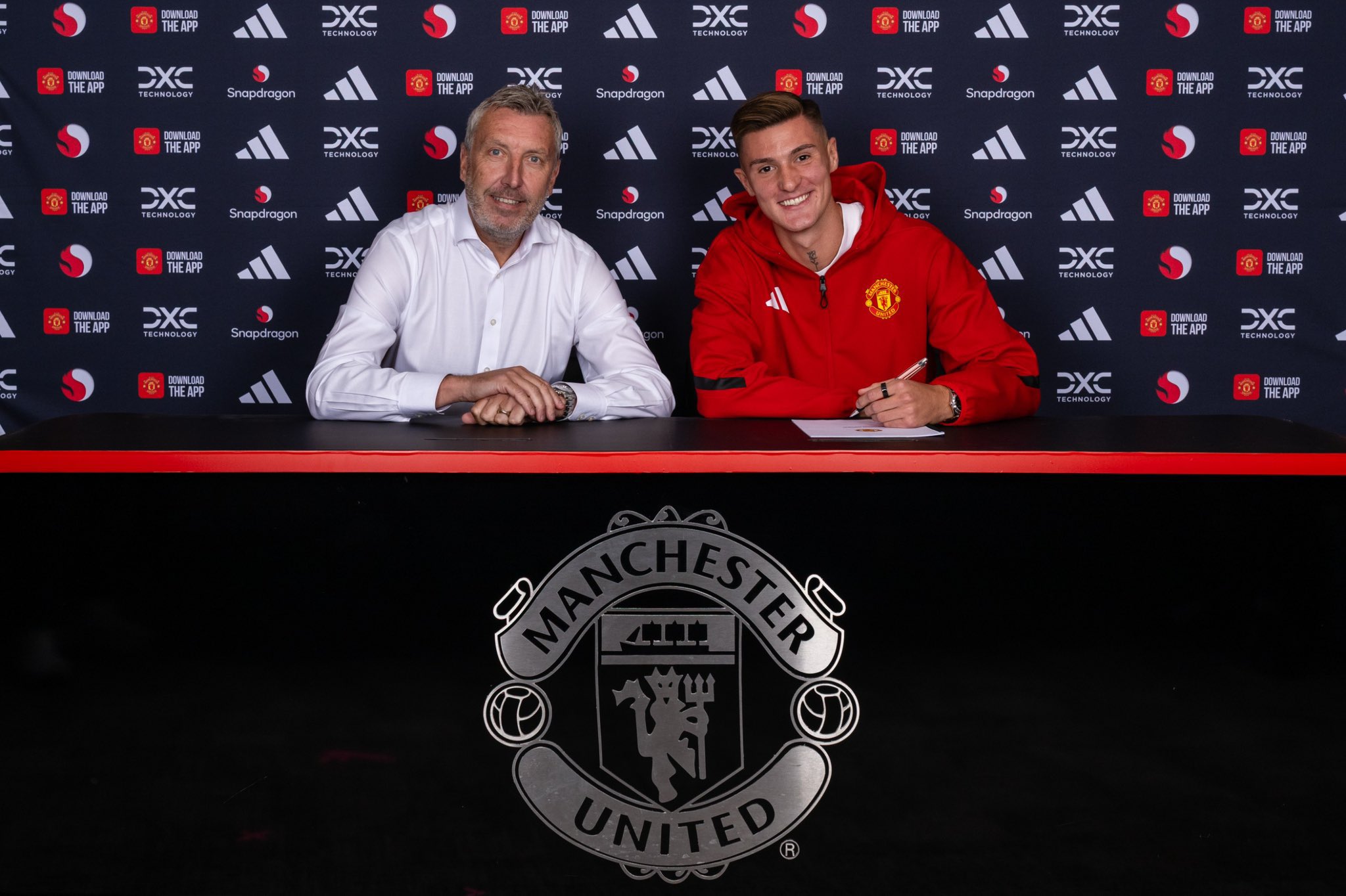 FOTO: Benjamin Šeško tudi uradno član Manchester Uniteda