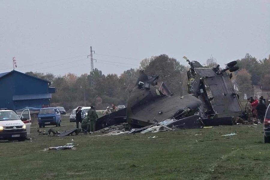 Pretresljivo: Kamera ujela trenutek, ko je vojaški helikopter strmoglavil, umrle tri osebe