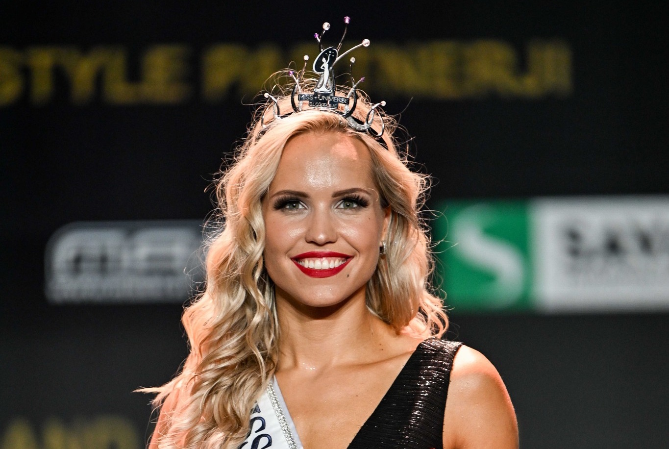 Kdo je Hana Klaut, ki je postala nova Miss Universe Slovenije?
