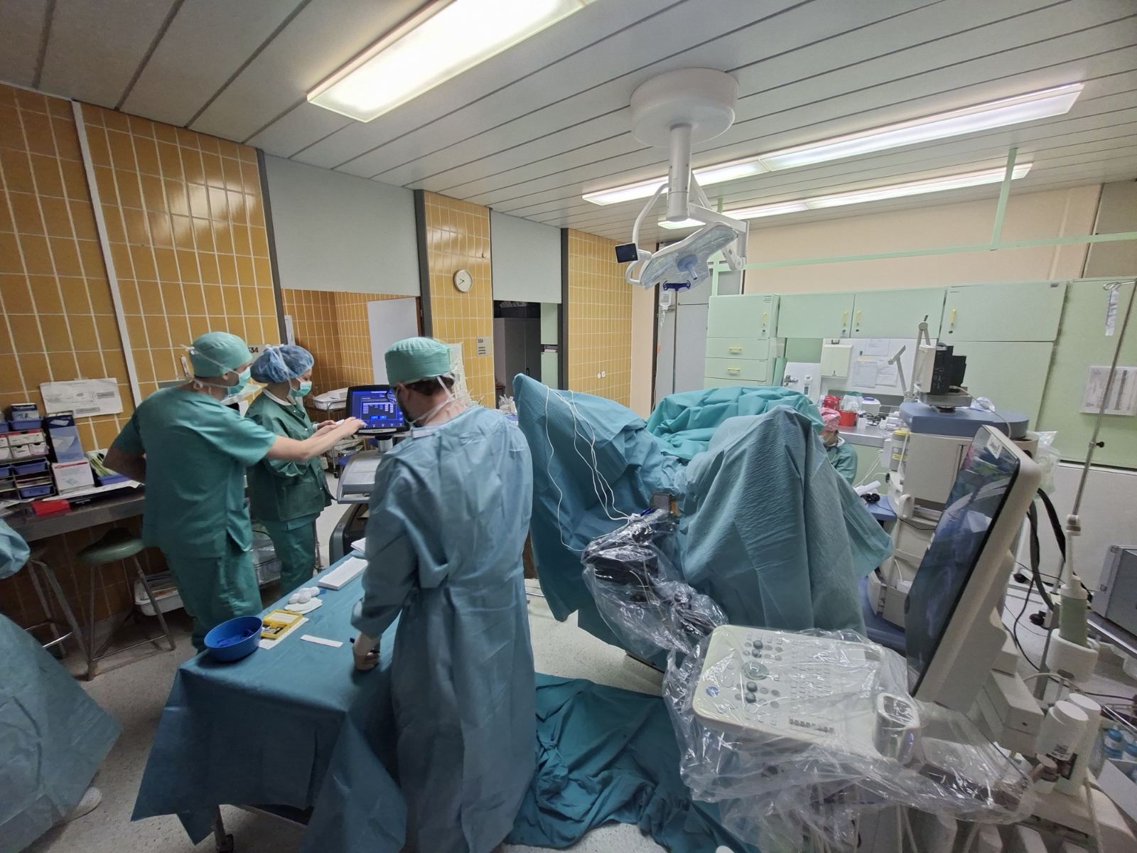 Velik preboj v zdravljenju enega tipa raka: UKC Maribor uvaja revolucionarno metodo