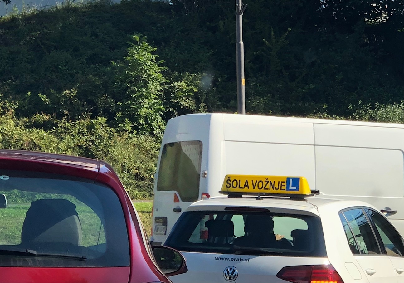 Čakalne dobe za vozniški izpit v Mariboru močno krajše