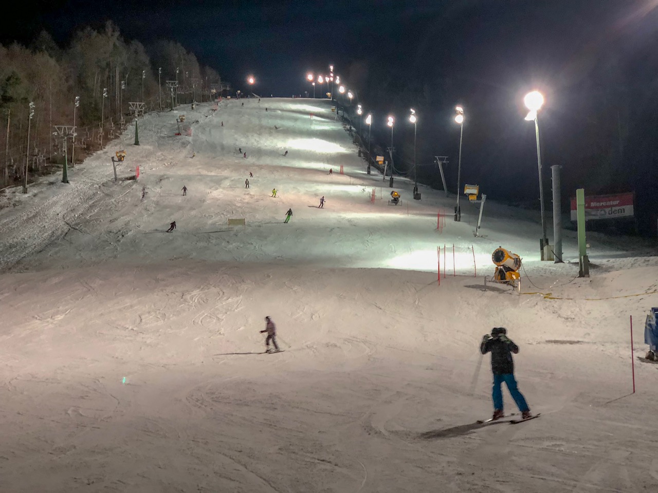Zapadlo še več snega: Mariborsko Pohorje odpira tudi Snežni stadion