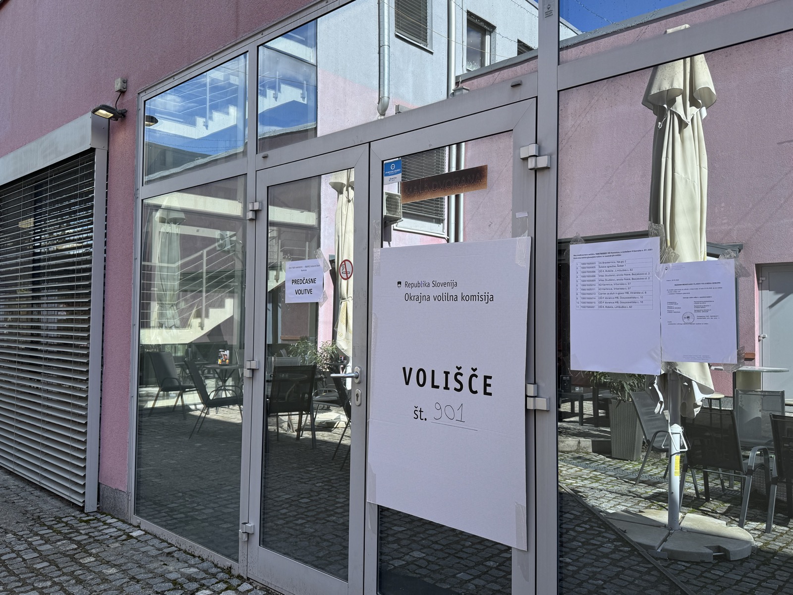 Prvi podatki o volilni udeležbi: Predčasno glasovanje slabše obiskano kot na zadnjih volitvah