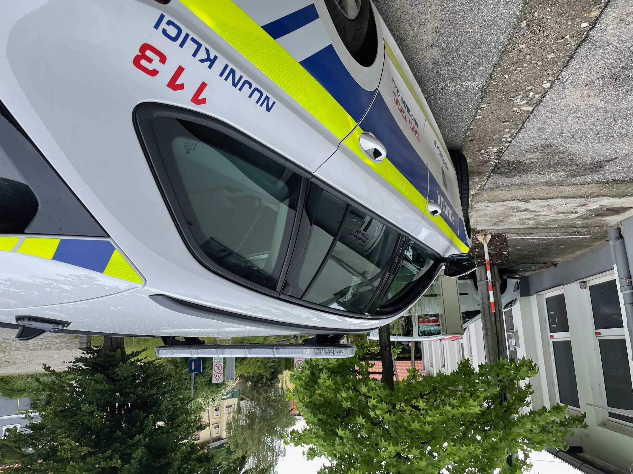 V okolici Maribora mladoletnik brez izpita bežal pred policijo