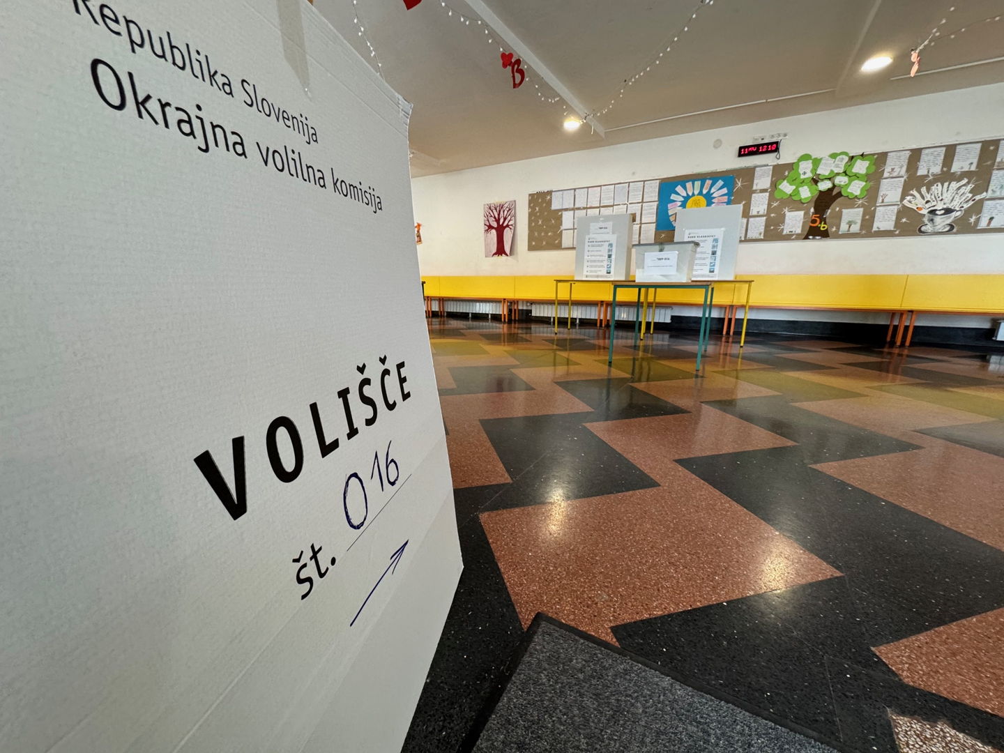 V nedeljo znova na volišča: Odločali bomo o zakonu, ki deli Slovenijo