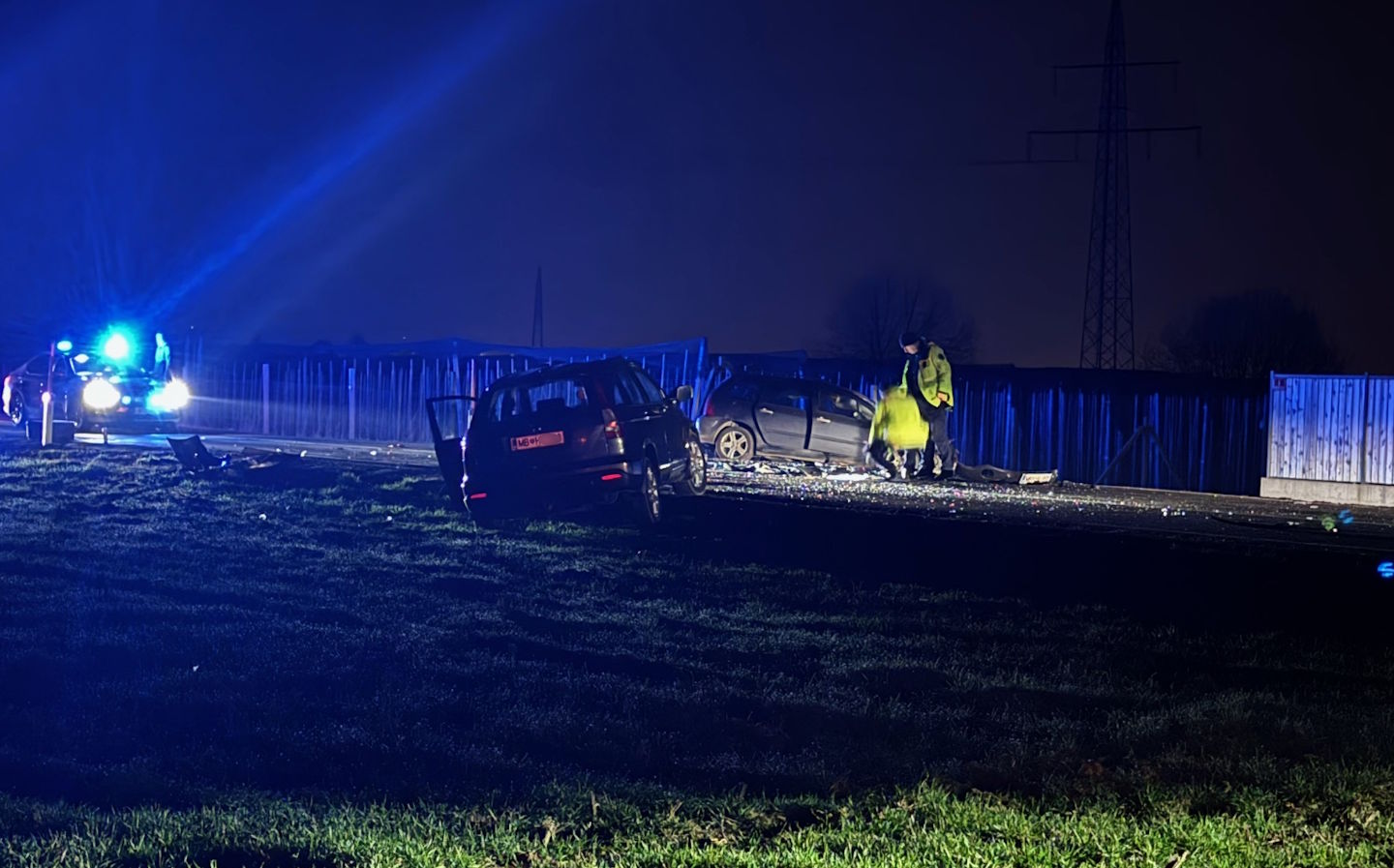 FOTO: Huda prometna nesreča na obrobju Maribora: Čelno trčili dve vozili