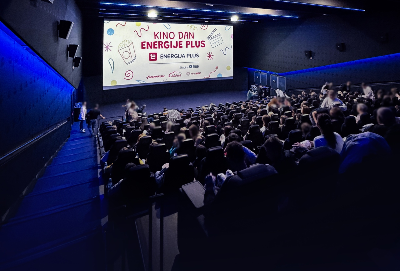 Nepozabno doživetje za 500 otrok iz socialno ogroženih družin: Energija plus s partnerji v Mariboru omogočila brezplačen ogled kino predstav in srečanje z olimpijcem