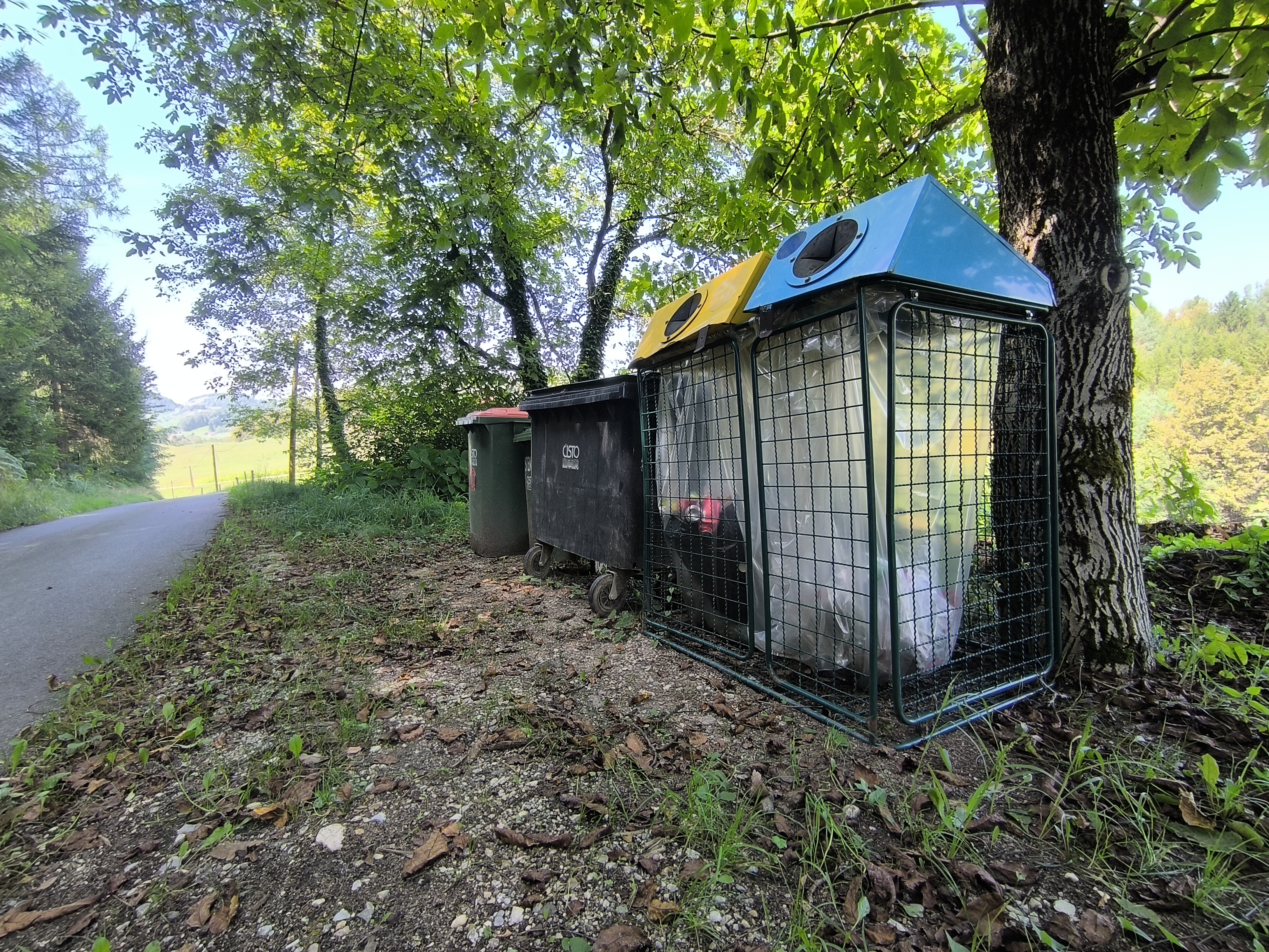 Domačini jezni: Tudi lastniki vikendov morajo plačevati odvoz komunalnih odpadkov