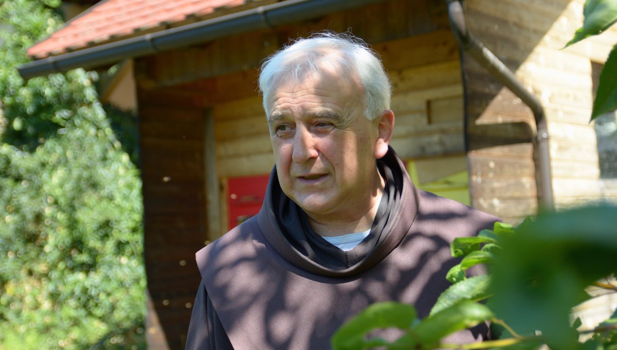 »Štajerski Bled« zapušča prepoznaven pater: Kam odhaja in kaj bo s trojiškim samostanom, ki je bil njegov dom? (VIDEO)