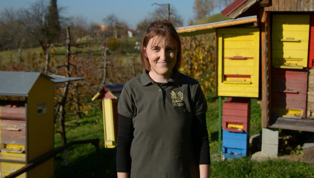 Zgodba iz Trčove: Od otroške igre ob panjih do medu, kakršnega pri nas še ni bilo (VIDEO)