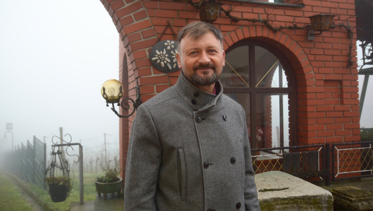 VIDEO: O bistvu božičnega večera skozi oči nekoga, ki praznike preživlja povsem drugače kot večina