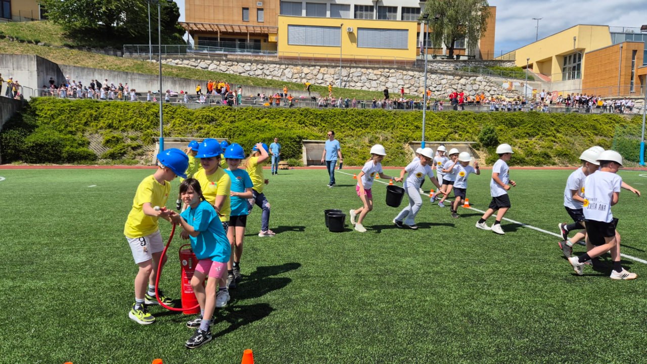 Tri ekipe, med njimi anovska, že v finalu Otroške varnostne olimpijade