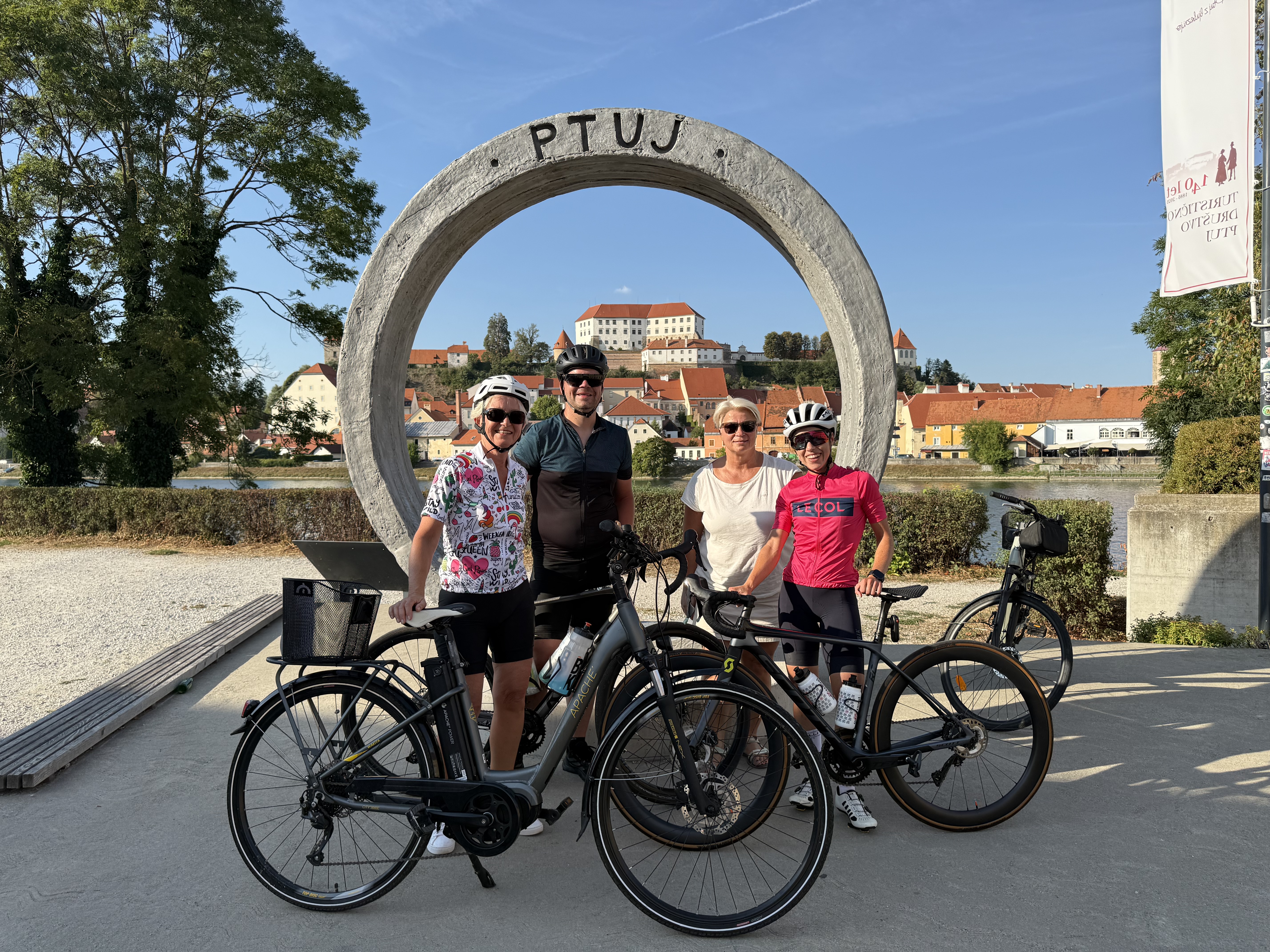 FOTO: 100 let SEŠG Maribor obeležili na kolesih, prva etapa dolga 113 kilometrov
