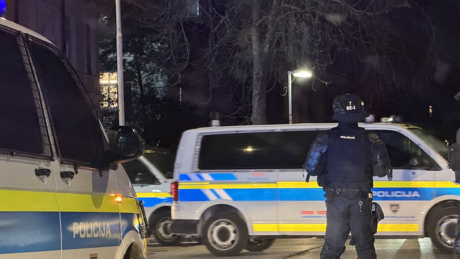 Policista presenetila vlomilca med delom in prijela 37-letnega Srba, a ...