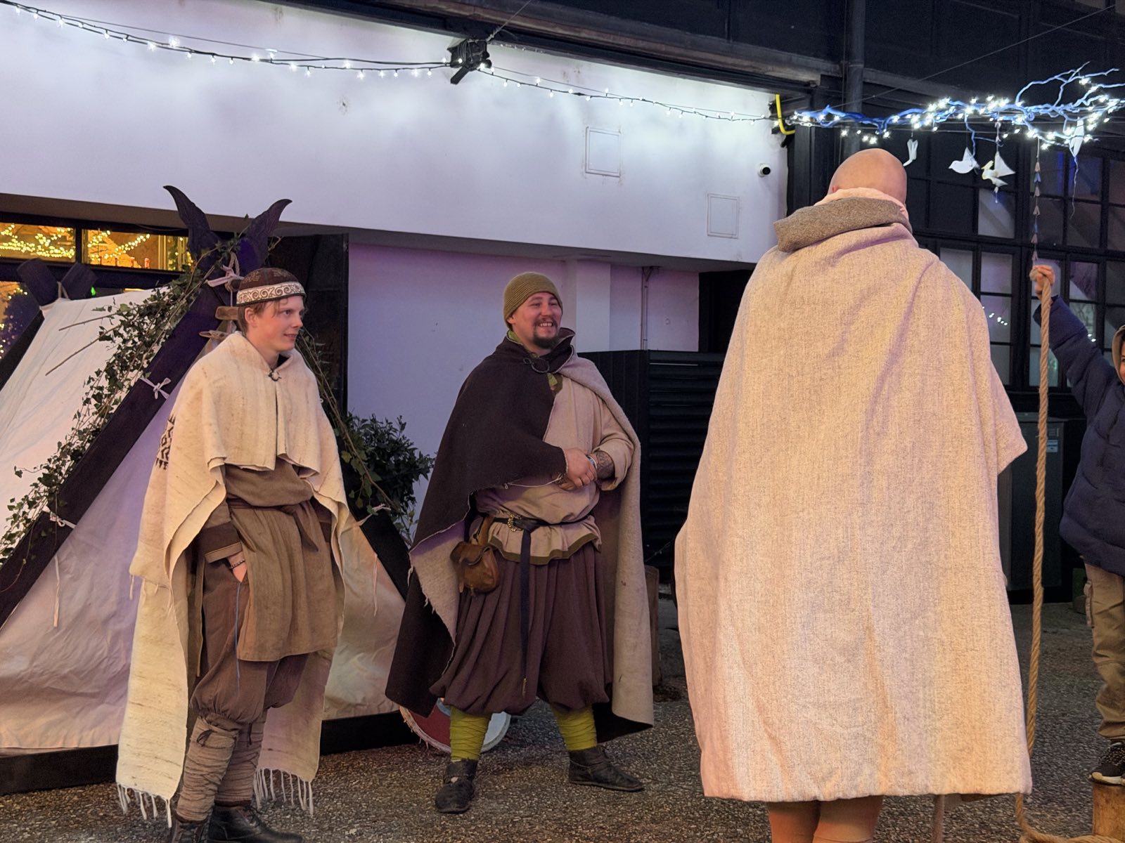 Danes je zadnji dan za obisk Festivala rokodelcev: V Vetrinjskem dvoru vas čakajo srednjeveški vikingi in pravi vitez