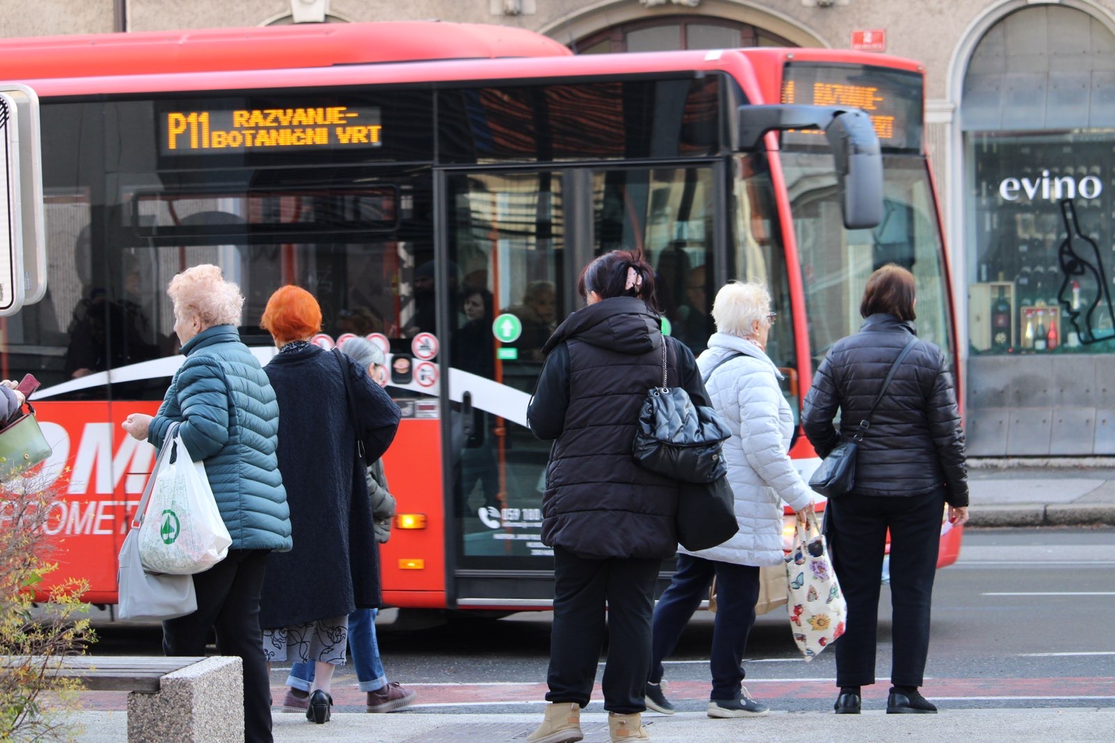 V Mariboru namesto avtobusov po novem vožnje na klic